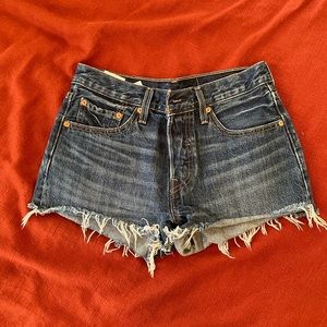 Levi’s 501 cutoff shorts
